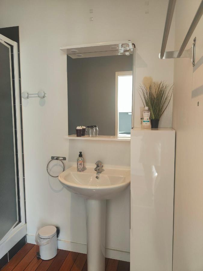Studio Balcon De La Place Dinan Luaran gambar